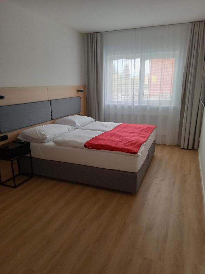 Hotel Kapitol Мост Екстериор снимка