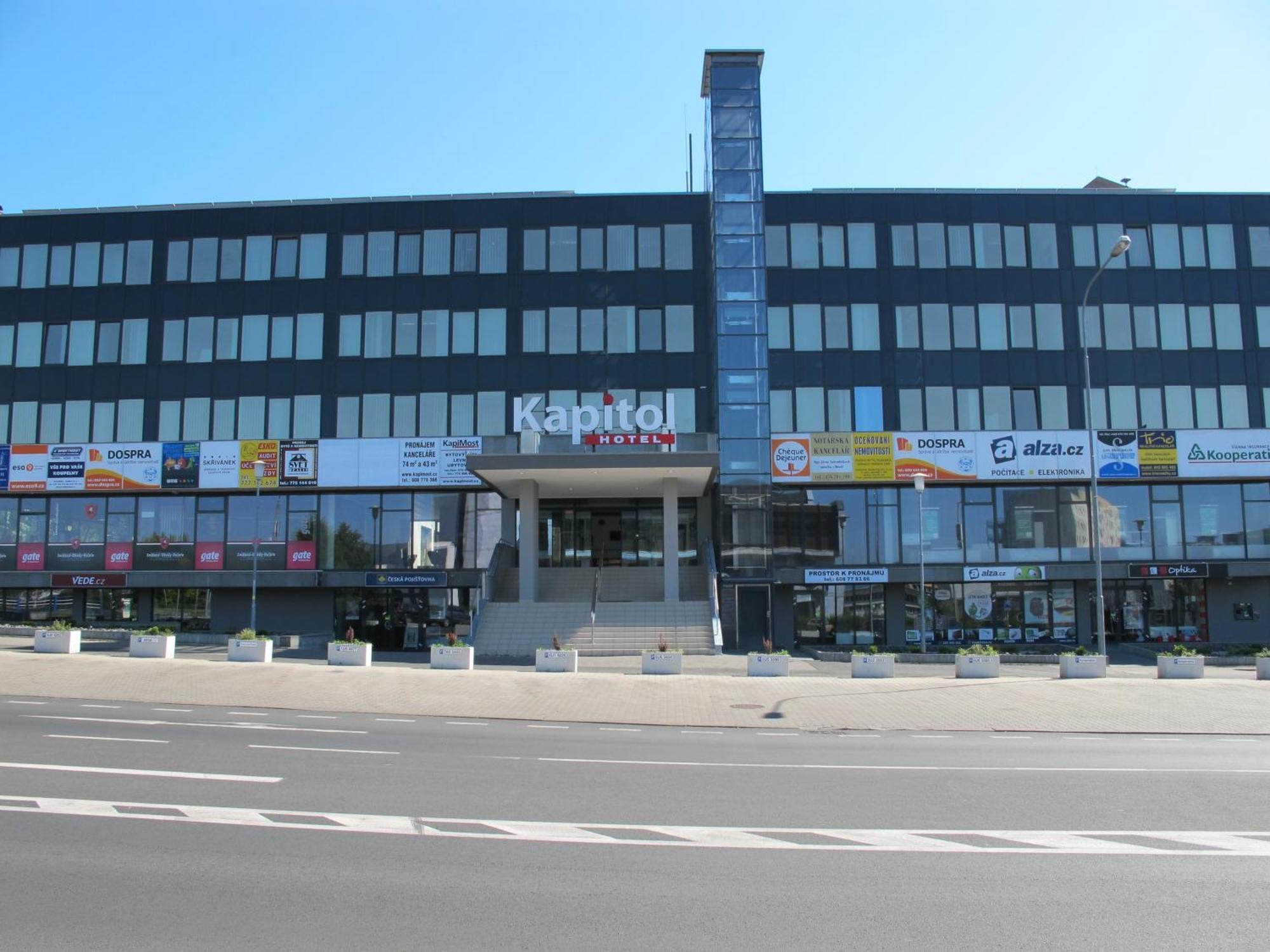 Hotel Kapitol Мост Екстериор снимка