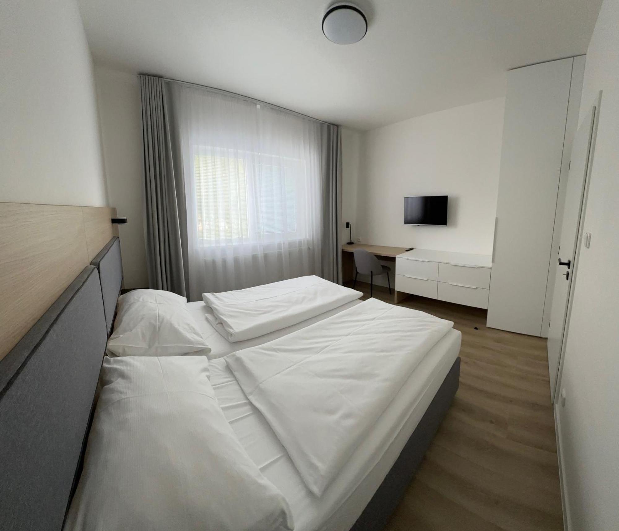 Hotel Kapitol Мост Екстериор снимка