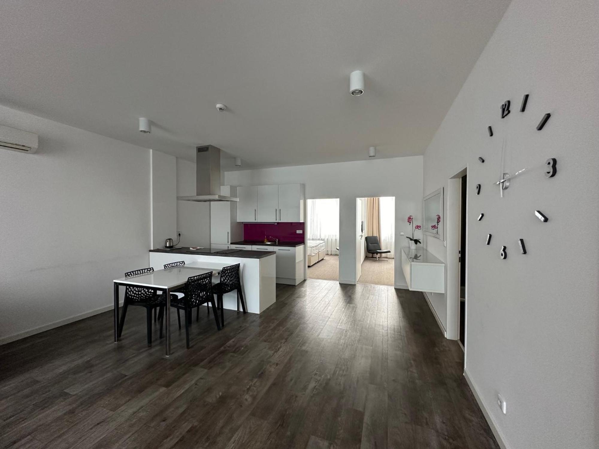 Hotel Kapitol Мост Екстериор снимка