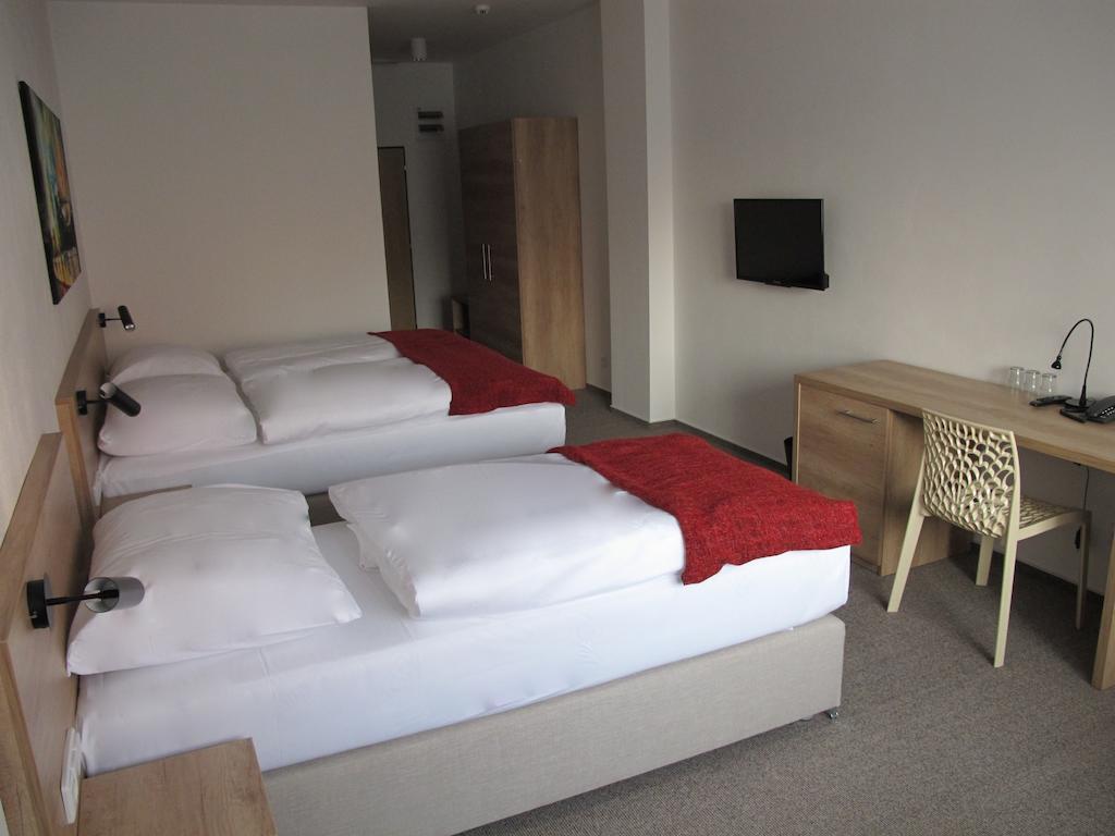 Hotel Kapitol Мост Стая снимка