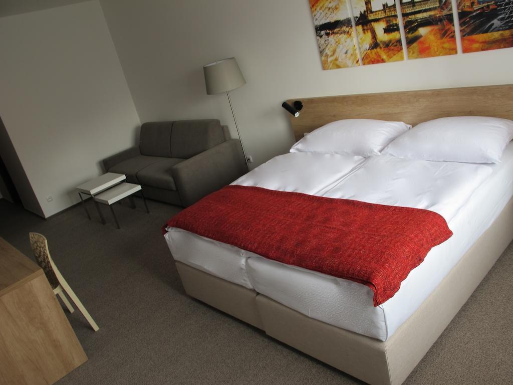 Hotel Kapitol Мост Стая снимка
