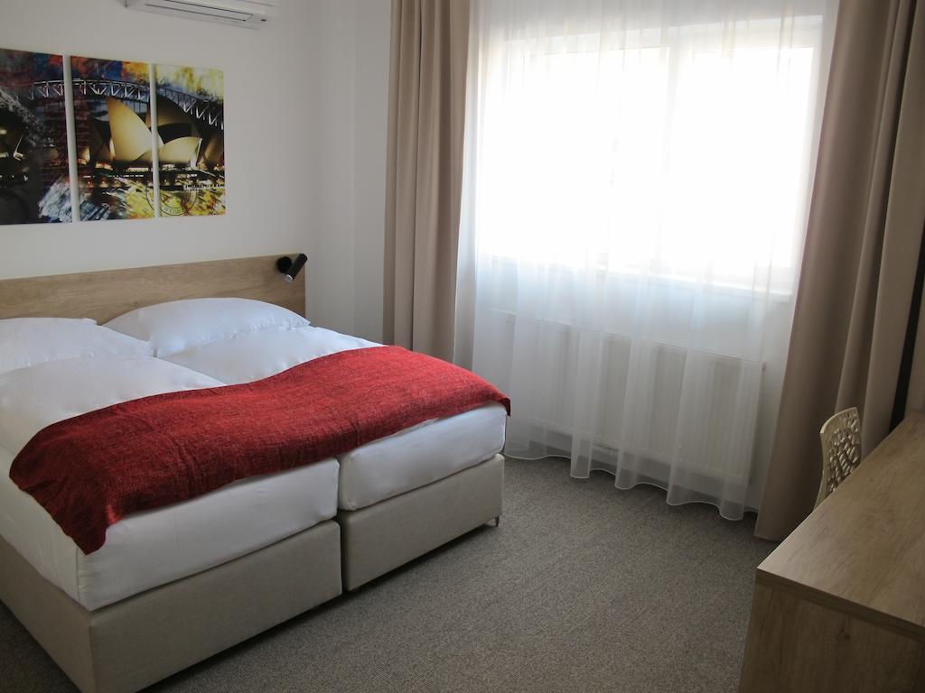 Hotel Kapitol Мост Стая снимка