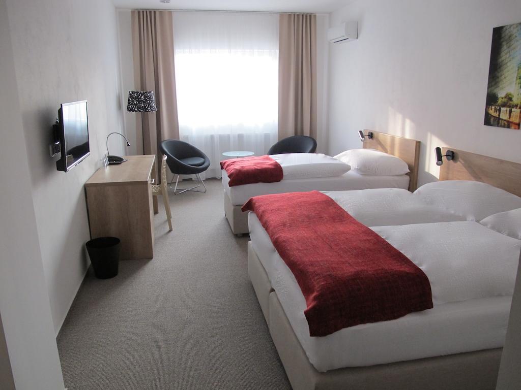 Hotel Kapitol Мост Стая снимка